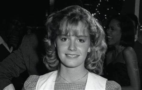 elisabeth shue young|See 80s Teen Idol Elisabeth Shue Now at 58